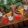 Calendrier de l'Avent sachets en jute 13 x 18 cm - marron foncé + chiffres rouges Noël