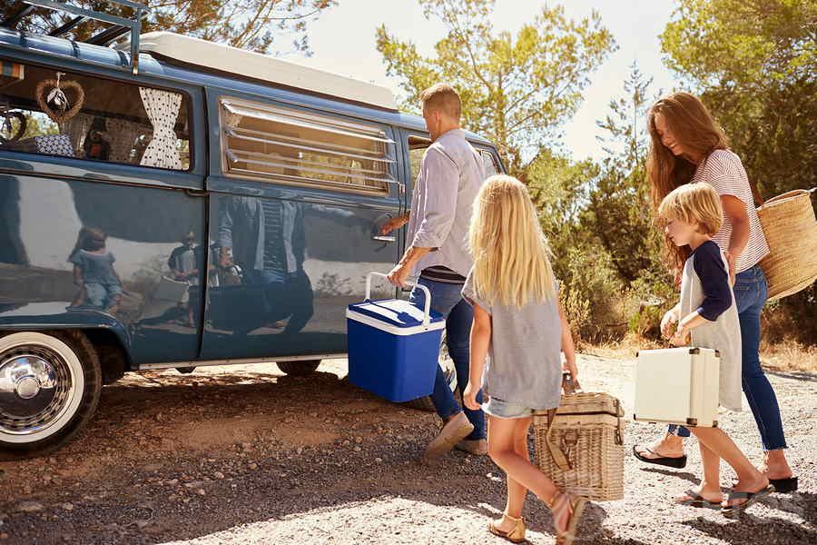Le rangement dans un camping-car : sacs, valises, organisateurs de camping