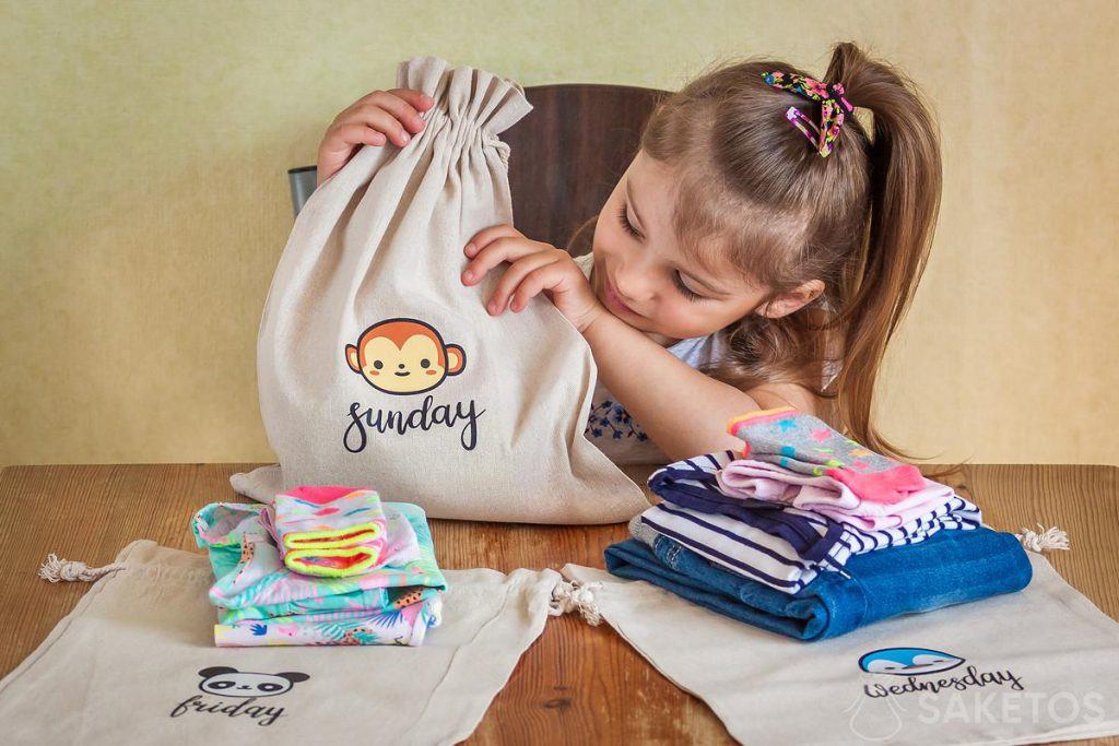 Les sacs pour vêtements favorisent l'autonomie des enfants dès leur plus jeune âge 