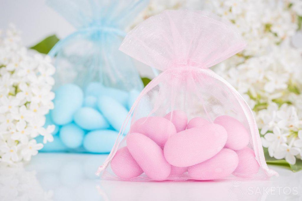 Baby shower, un an, sacs de baptême rose et bleu amandes