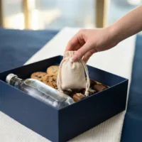 Sachets en coton écologique comme emballage naturel pour cadeaux.