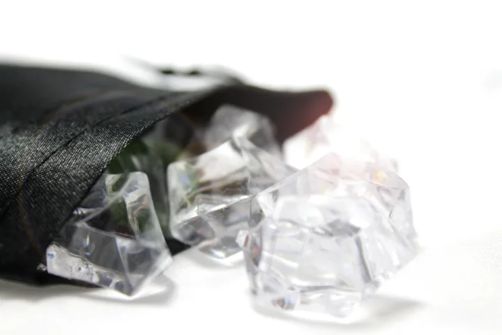 Sacs de satin 8 x 10 cm - noir Sachets noirs