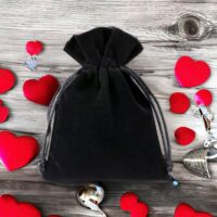 Sacs en velours 6 x 8 cm - noir Sacs en velours