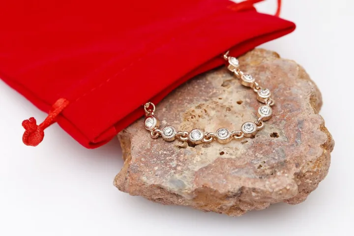 Sacs en velours 9 x 12 cm - rouge Saint-Valentin