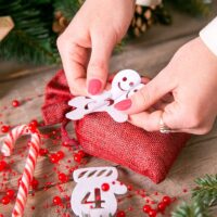 Chiffres autocollants de 1 à 24 - blancs MIX Accessoires et décorations