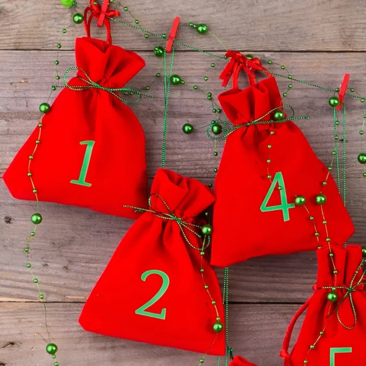 Sacs en velours 6 x 8 cm - argenté Sacs d'occasion