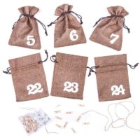 Calendrier de l'Avent sachets en jute 13 x 18 cm - marron foncé + chiffres blancs Sac de Noël