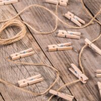 Calendrier de l’Avent sachets en jute 12 x 15 cm – arfents et bordeaux + numéros blancs Gadgets de matketing