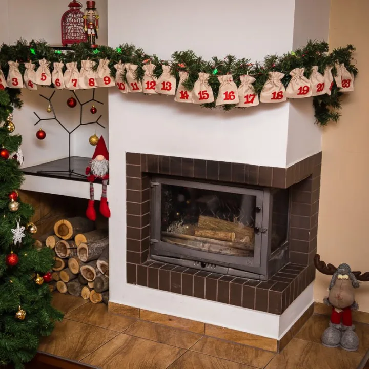 Calendrier de l’Avent sachets en jute 12 x 15 cm – naturels claires + numéros rouges Sac de jute