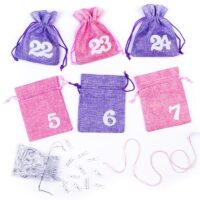 Calendrier de l’Avent sachets en jute 12 x 15 cm roses et violets + chiffres blancs Sac de Noël