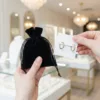 Sachets velours pour boucles d'oreilles