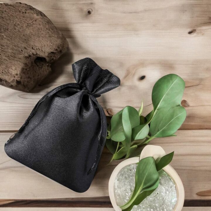 Sacs de satin 10 x 13 cm - noir Remerciements aux invités