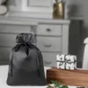 Sacs de satin 12 x 15 cm - noir Moyens sachets