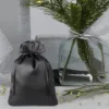 Sacs de satin 12 x 15 cm - noir Remerciements aux invités