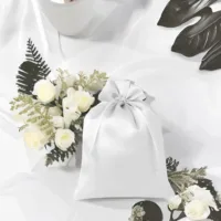Sacs de satin 15 x 20 cm - blanc Moyens sachets