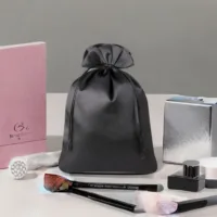 Sacs de satin 15 x 20 cm - noir Moyens sachets