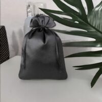 Sacs de satin 18 x 24 cm - noir Moyens sachets
