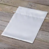 Sacs de satin 26 x 35 cm - blanc Vêtements et sous-vêtements