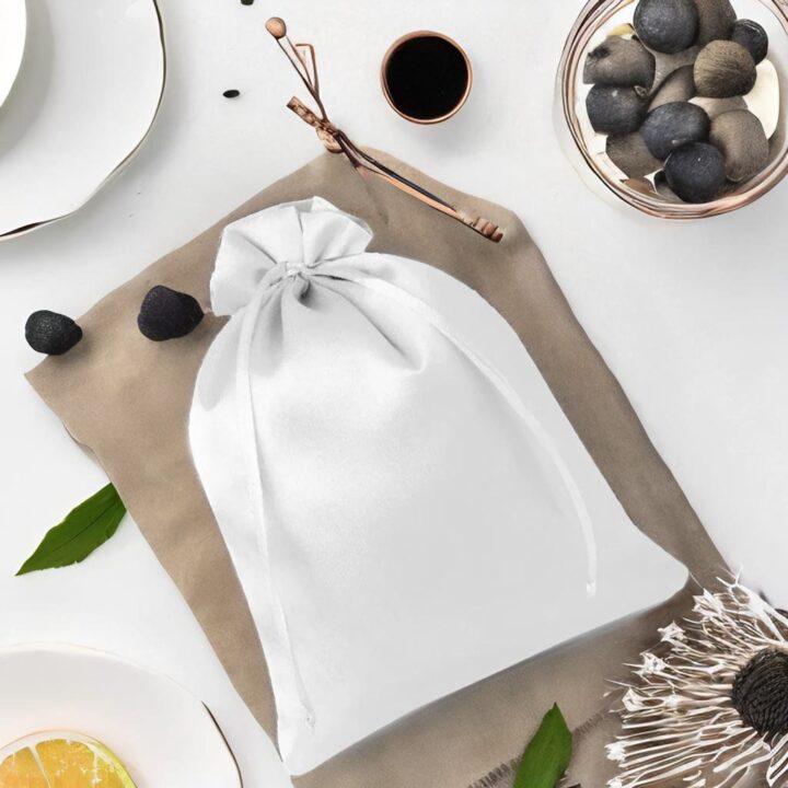 Sacs de satin 26 x 35 cm - blanc Grands sacs