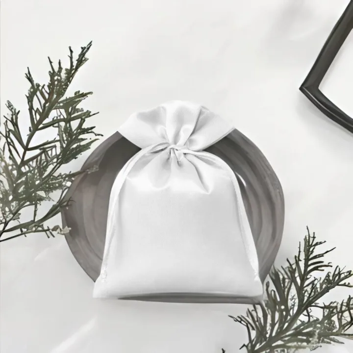Sacs de satin 8 x 10 cm - blanc Journée de la femme