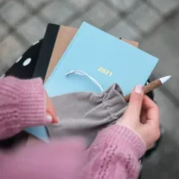 Sacs en velours 10 x 13 cm - argenté Sac de Noël