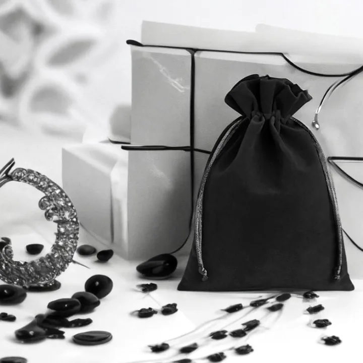 Sacs en velours 12 x 15 cm - noir Moyens sachets