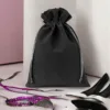 Sacs en velours 15 x 20 cm - noir Savons