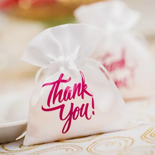 Sachet cadeau en satin blanc avec logo personnalisé