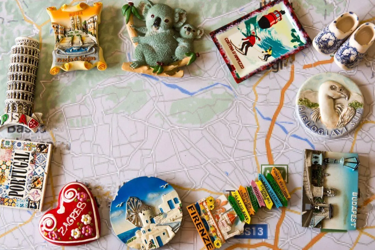 Souvenirs de vacances - aimants de réfrigérateur colorés