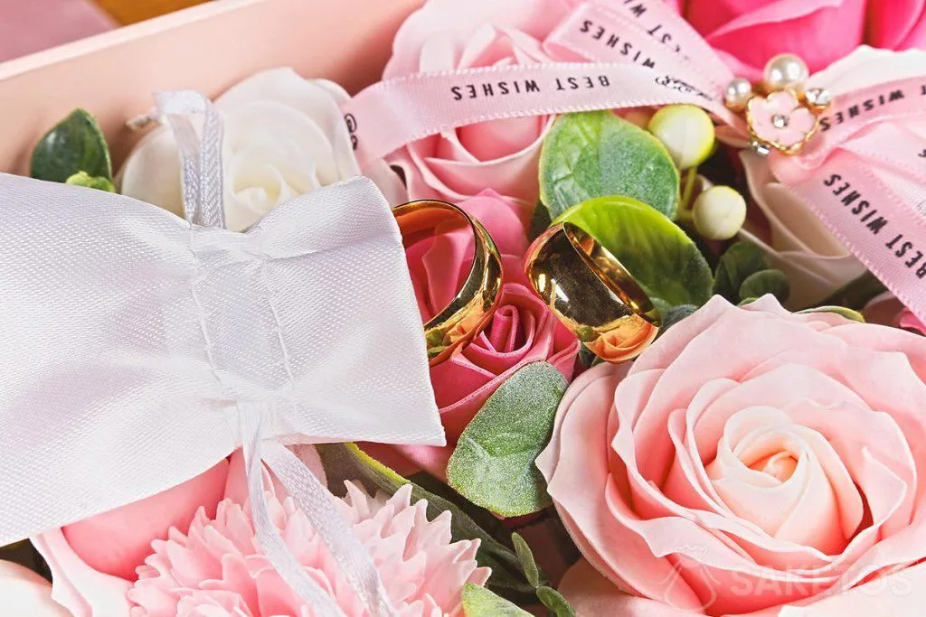 Boîte à anneaux en forme de fleur