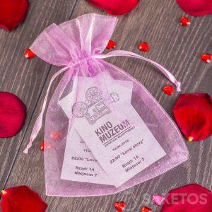 Billets de cinéma ou de concert dans un sachet en organza