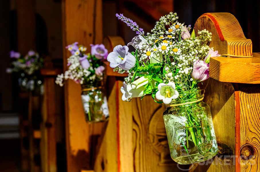 Décorations de mariage rustiques pour l'église