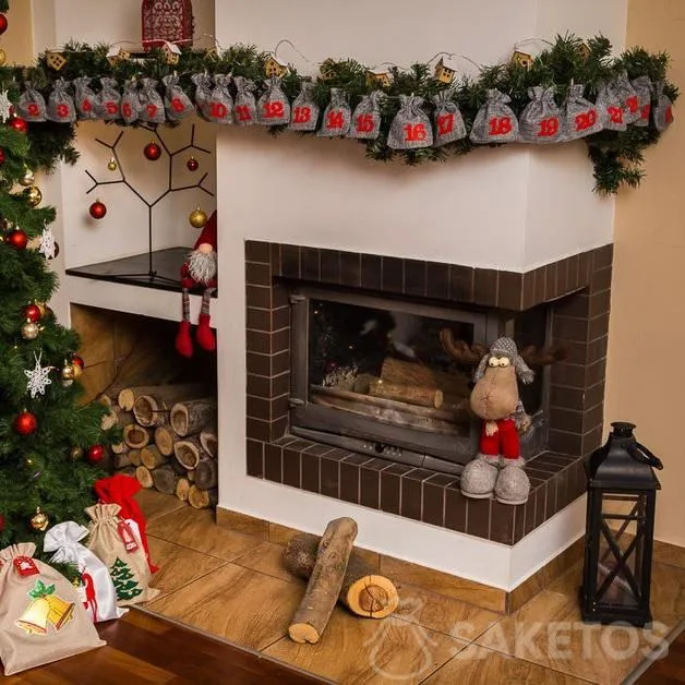 Calendrier de l'Avent en sacs de jute gris - Guirlande de Noël
