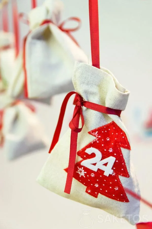 Le calendrier de l’Avent avec des pochettes pour de petits cadeaux