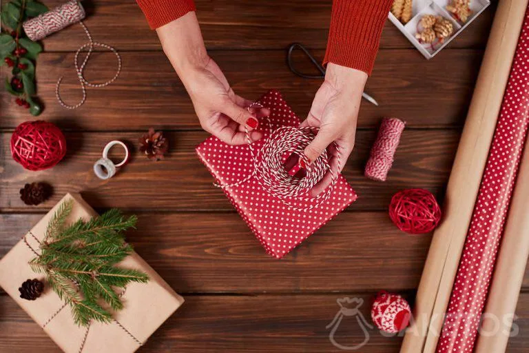 Comment emballer un cadeau de Noël