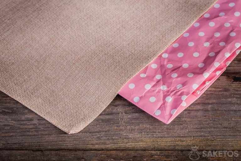 Les sacs en tissu ont l'avantage de ne pas s'user comme les sacs en papier