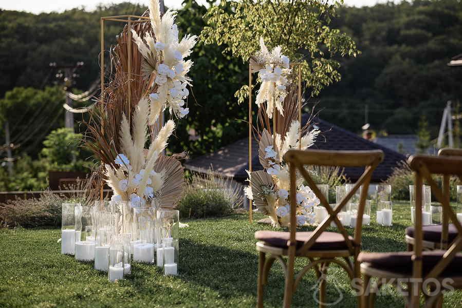 Décorations pour un mariage en plein air - un mariage champêtre ou bohème en extérieur