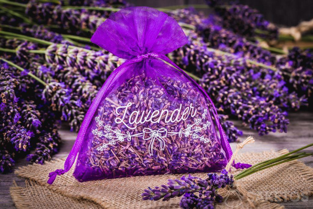 11.Le sachet en organza avec de la lavande séchée