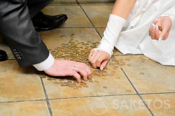 Un penny pour porter chance - une tradition de mariage