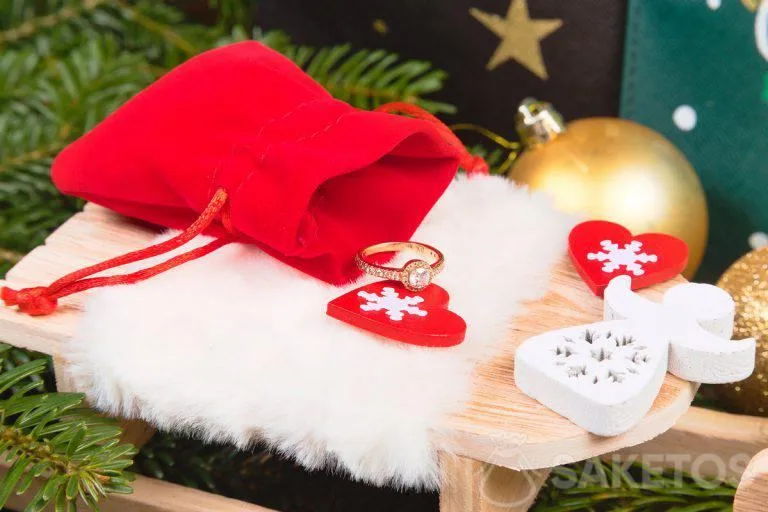 Comment offrir une bague ? emballage cadeau moderne