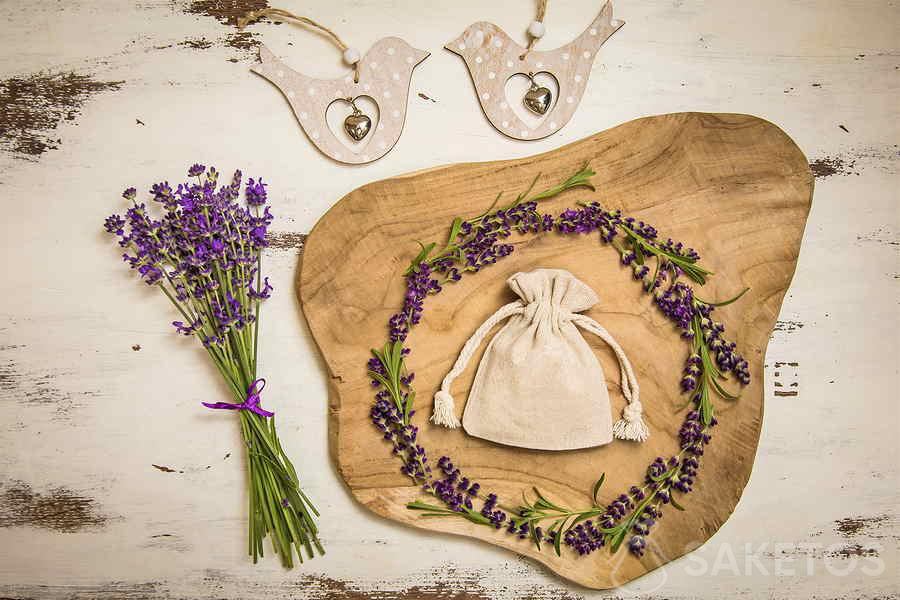 Fleurs de lavande comme thème pour un mariage rustique