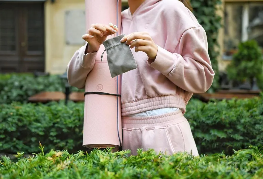 Sacs pour écouteurs - un sac organiseur pratique en velours