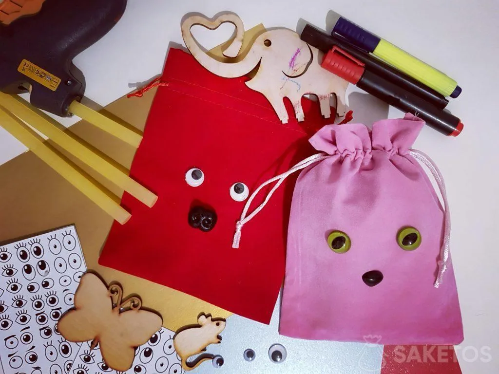 Décoration de sac en velours DIY
