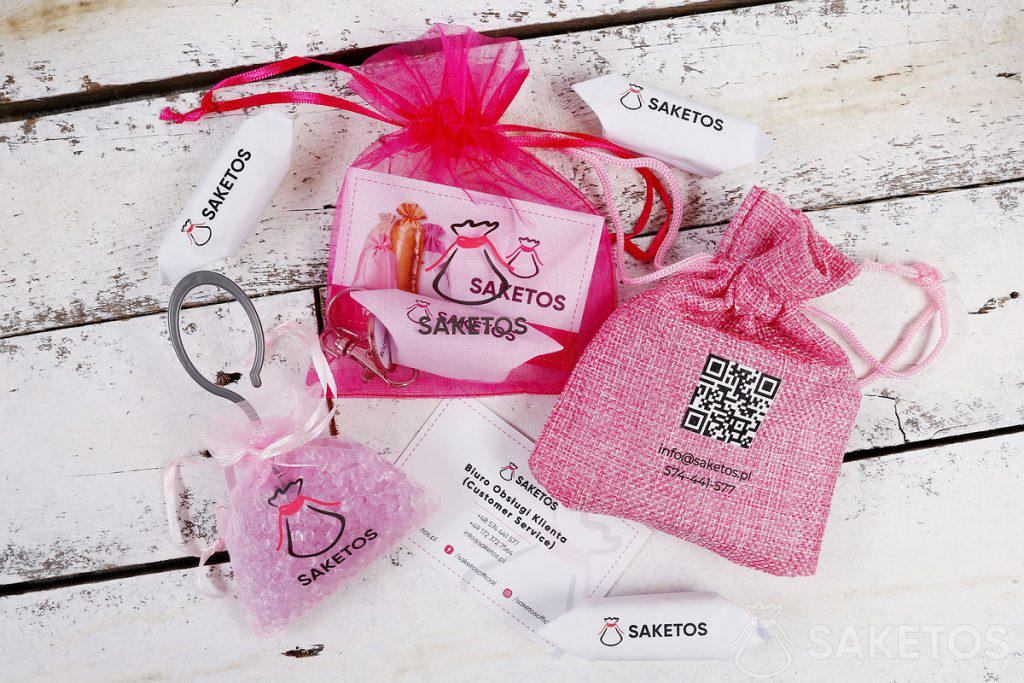 Pochettes en matériau avec le logo de votre entreprise