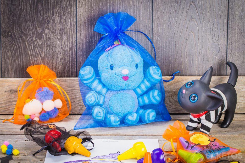 Décorations d'Halloween à l'aide de sacs en tissu