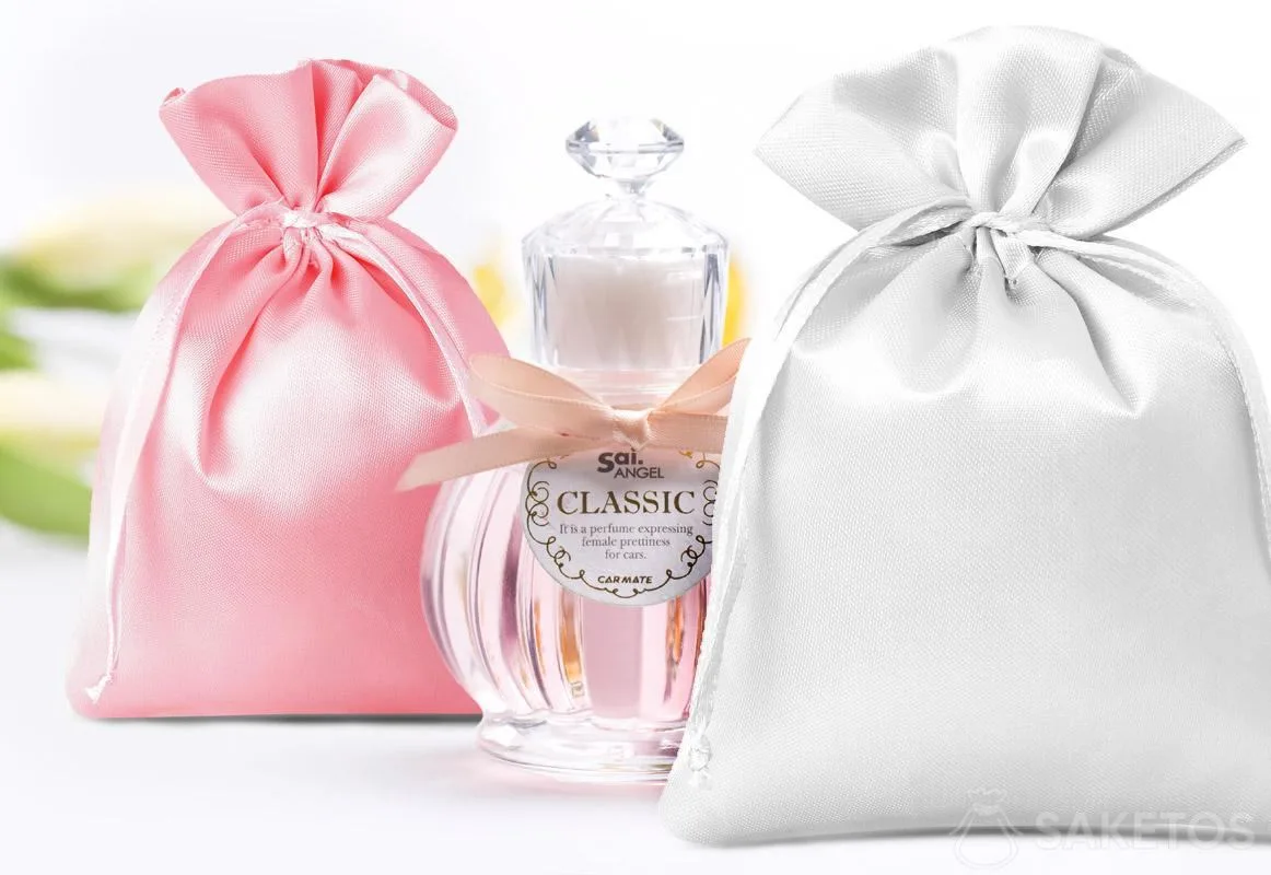 Les sachets cadeaux pour des parfums.