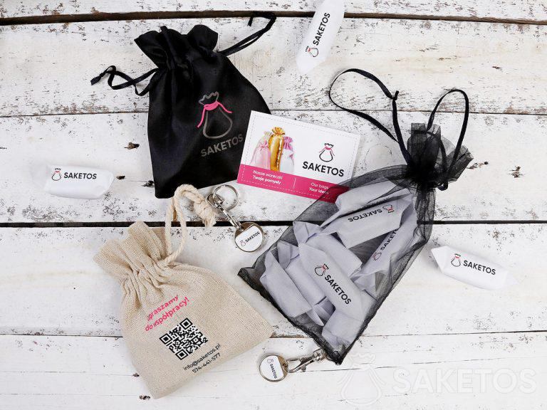 Emballage avec logo d'entreprise imprimé - sacs en tissu avec logo