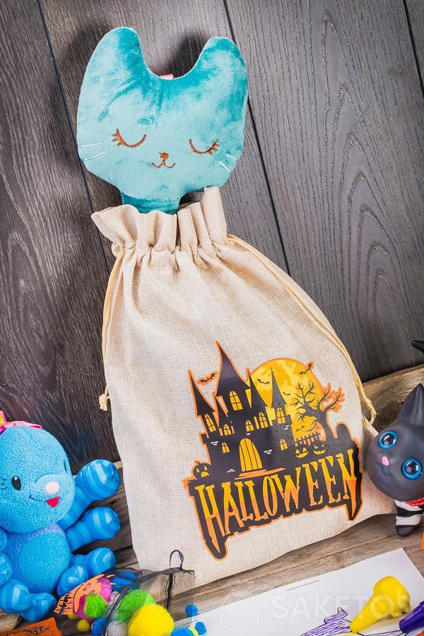 Les sachets décoratifs pour Halloween peuvent être utilisés comme une décoration originale de la chambre d’enfant.