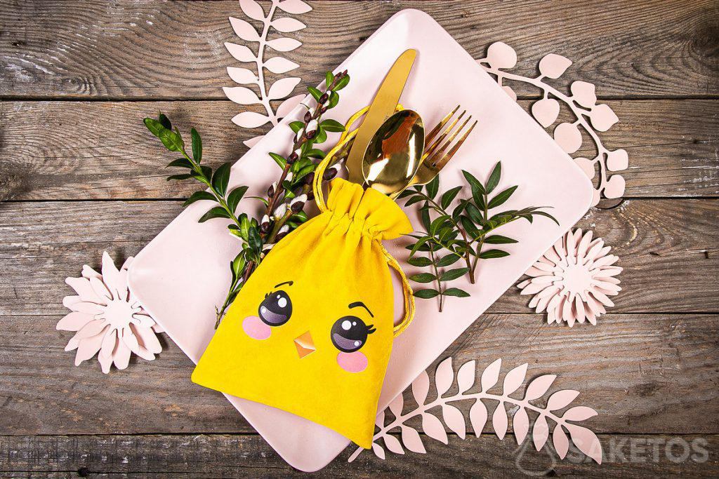 Poche en velours jaune pour couverts - impression poussin