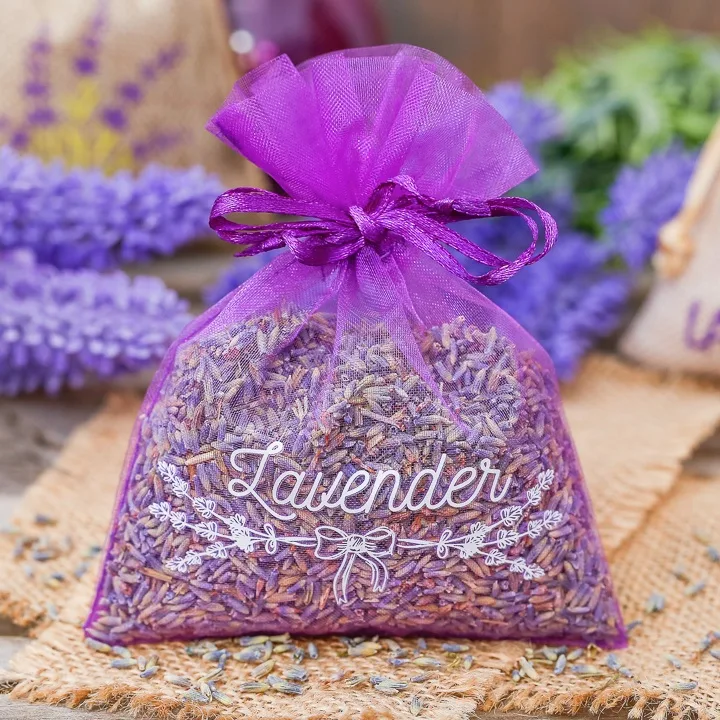 Sachet en organza violet pour préparer des sachets de lavande parfumés
